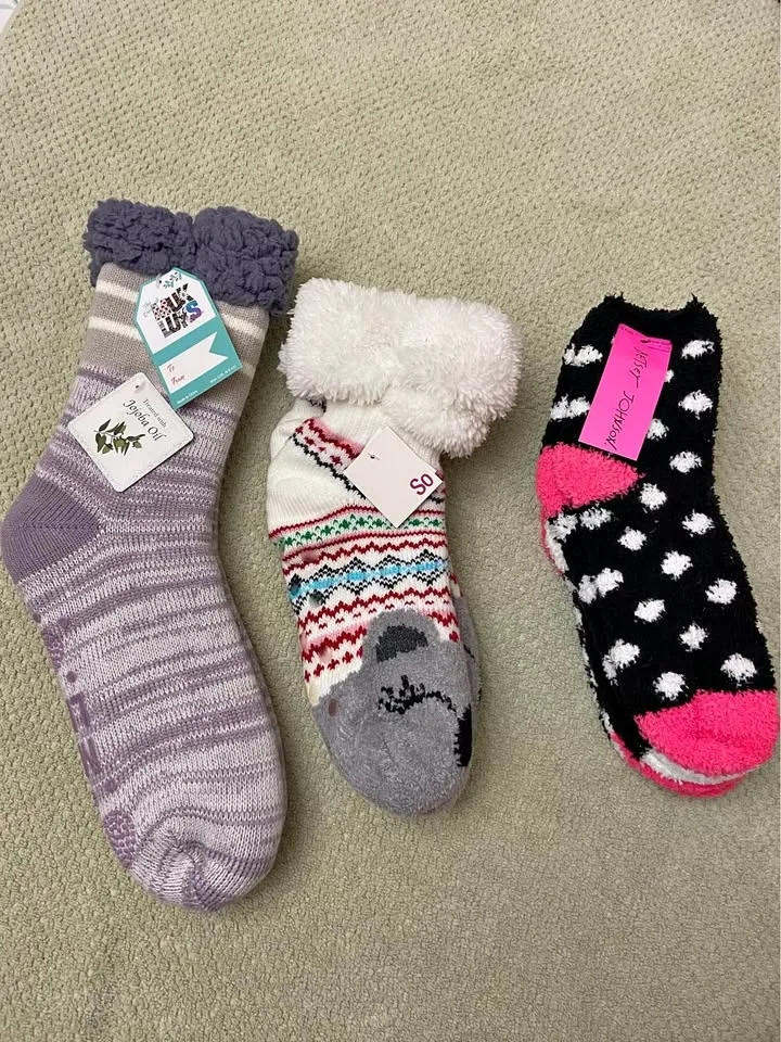 Women’s Cozy Slipper Socks, 5 Pair Total, all New with Tags!
