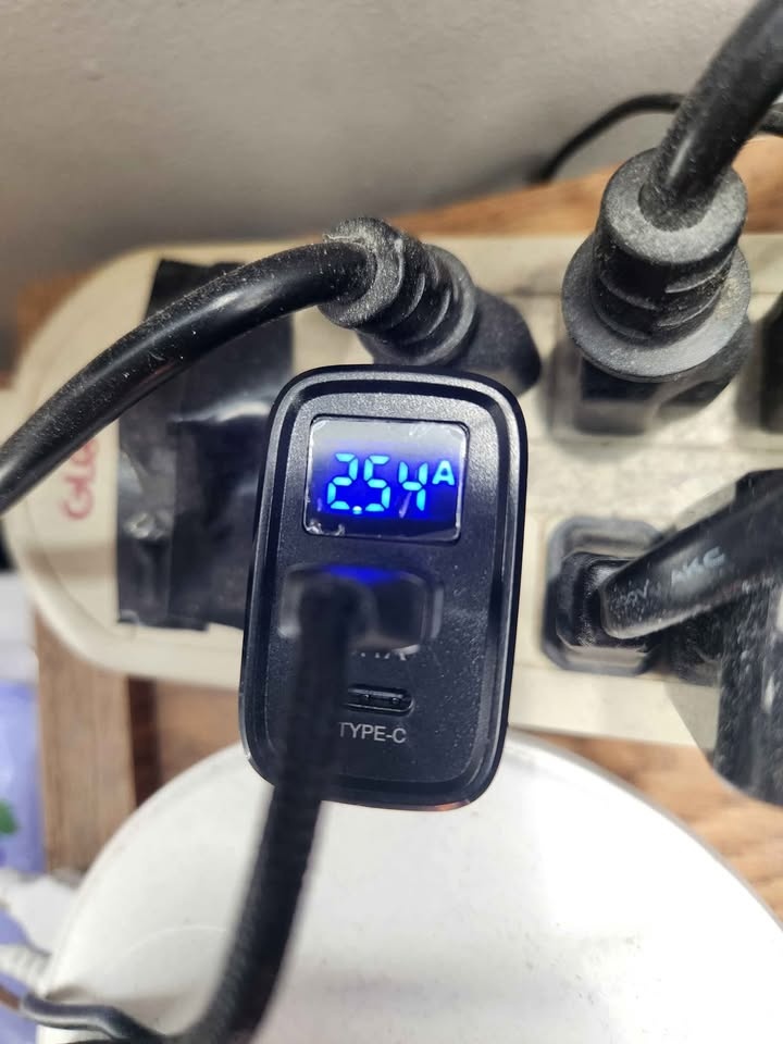 Brand New Charger USB A/C - photo 2
