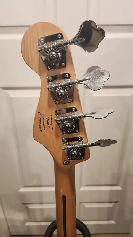 $400 Squier Jaguar PJ Bass Guitar - Short Scale - Silver image indicator(5)