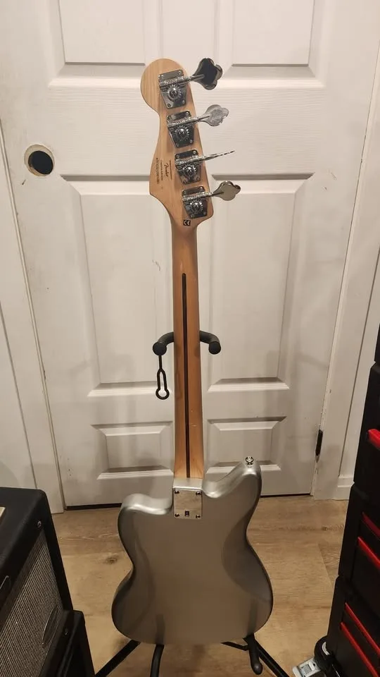 $400 Squier Jaguar PJ Bass Guitar - Short Scale - Silver image indicator(6)