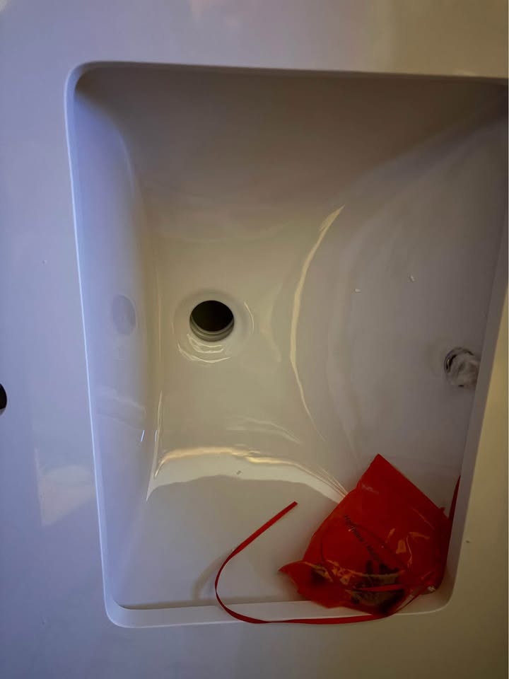 Marble Sink Vanity with Backsplash - Brand new - photo 3