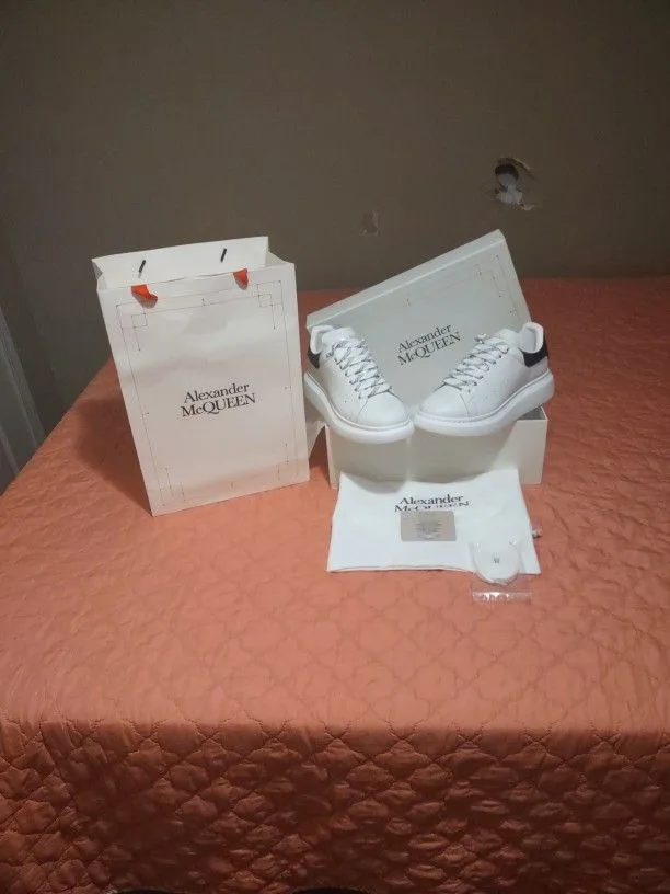 Alexander McQueen Size 40 Brand New With Receipt