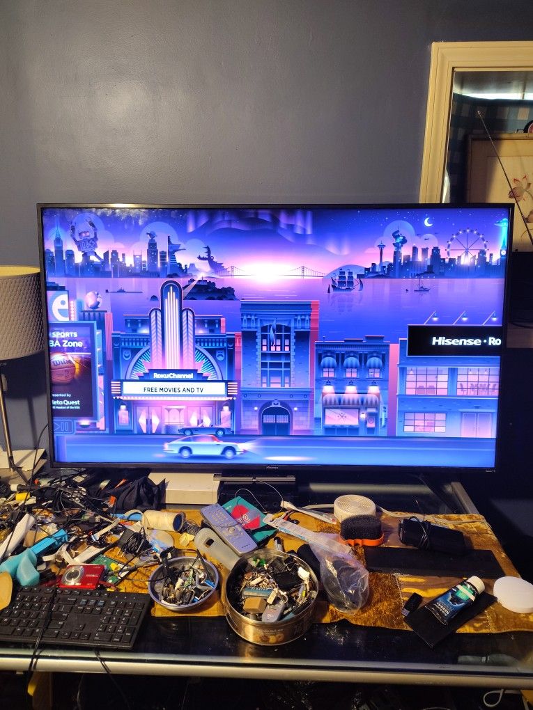 60 Inch HISENSE 4 K UHD SMART TV 2022 MODEL