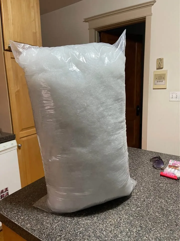 Fairfield Fiber Poly Fil Bag 32 oz image indicator(2)