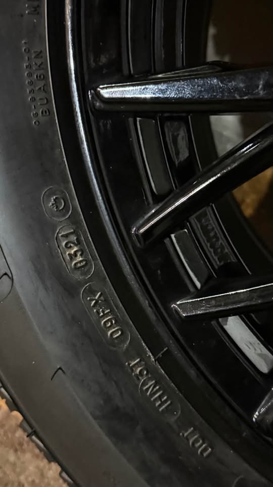 235/60R18 Lexus NX Michelin winter package - photo 3