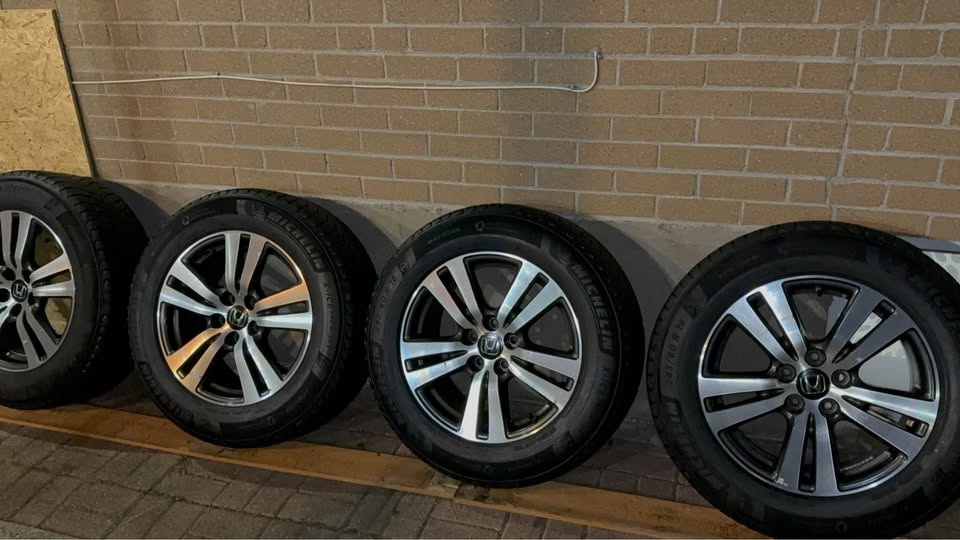 245/60R18 Honda pilot winter package - photo 2