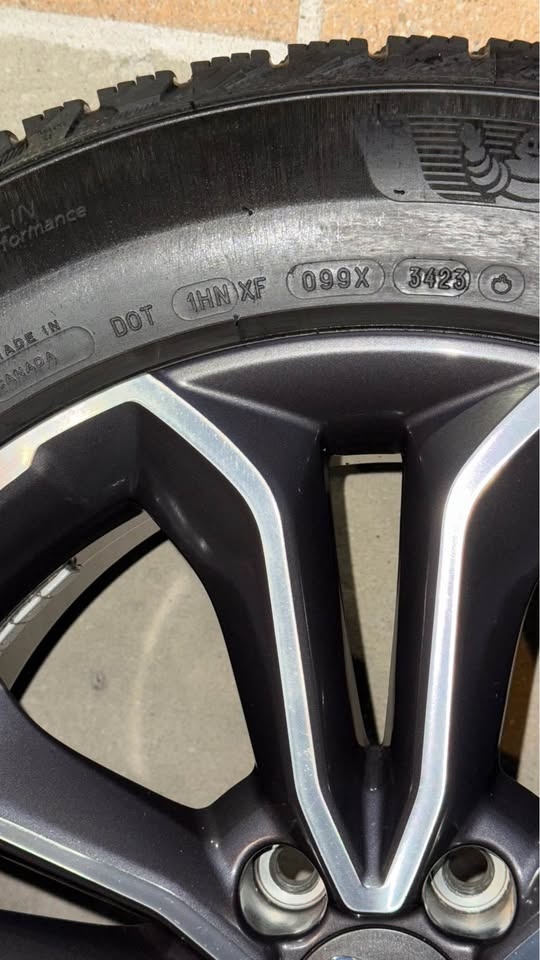 235/60R18 Honda CR-V OEM Touring Michelin winter set - photo 2