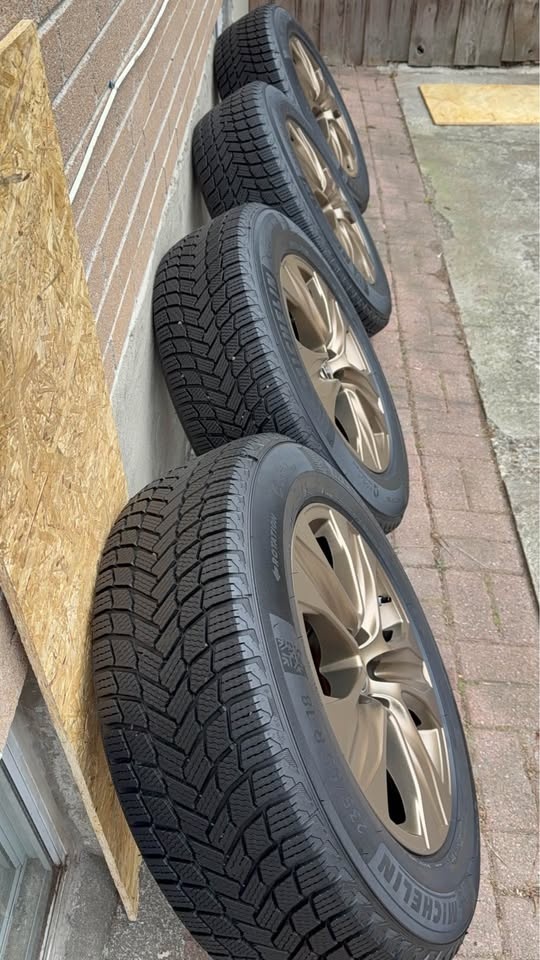 235/65R18 Limited edition Toyota Highlander bronze alloy rims - photo 3