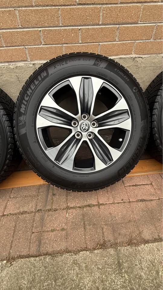 235/65R18 Toyota Highlander winter package - photo 2