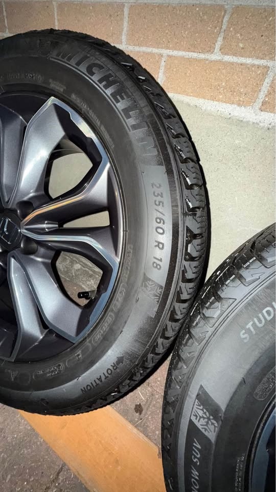 235/60R18 Honda CRV touring winter package - photo 3