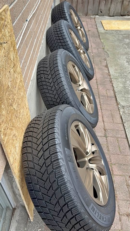 235/65R18 Toyota highlander rare winter package
