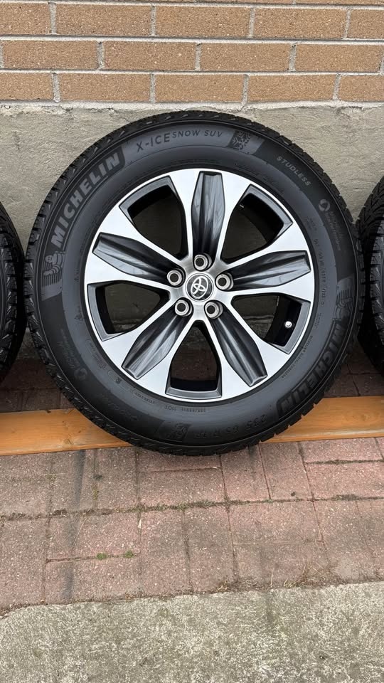 235/65R18 Toyota Highlander winter package - photo 2