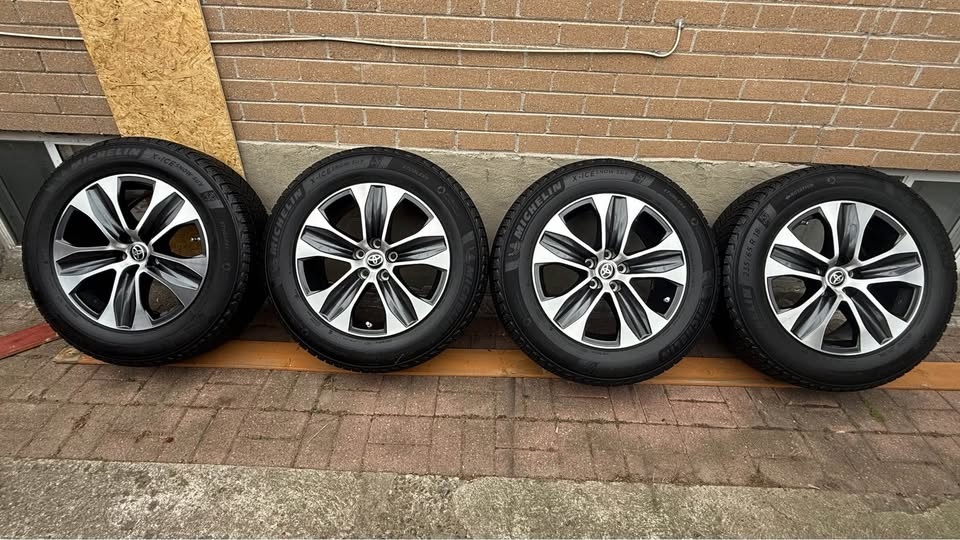 235/65R18 Toyota Highlander winter package - photo 3