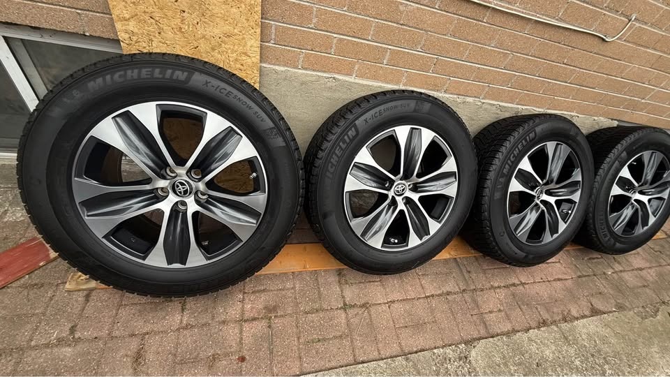 235/65R18 Toyota Highlander winter package - photo 5