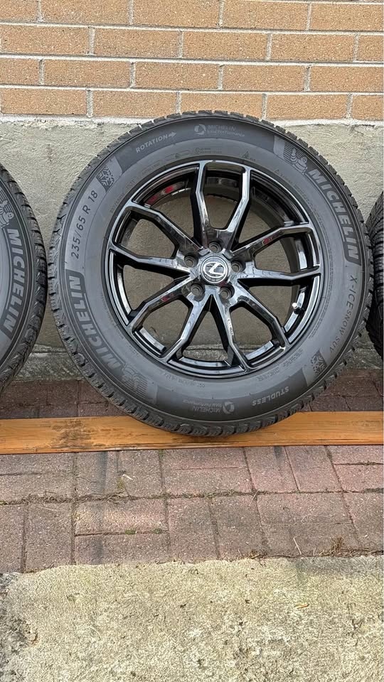 235/65R18 Lexus RX Michelin winter tires with rims