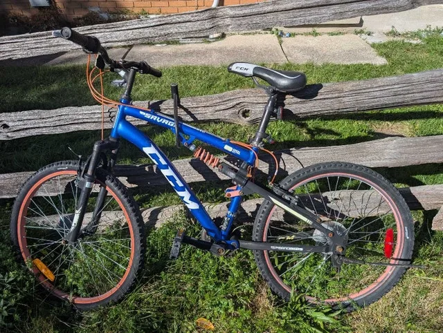 CCM savage mountain bike- Blue & lock
