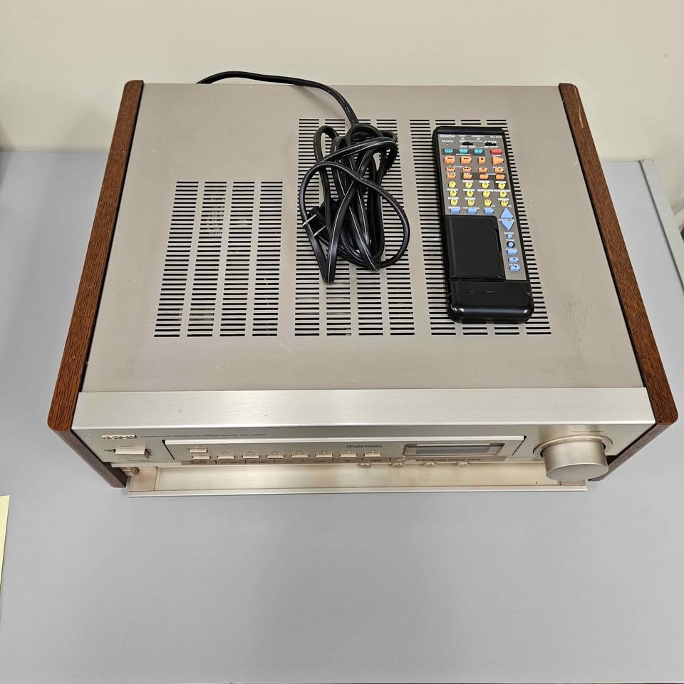Denon AVC-3000G Amplifier - photo 3