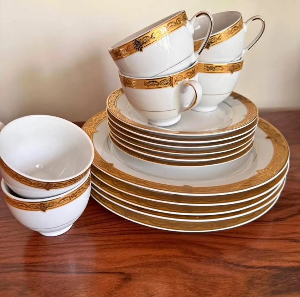 Pegasus Dinnerware Set (17 pc)