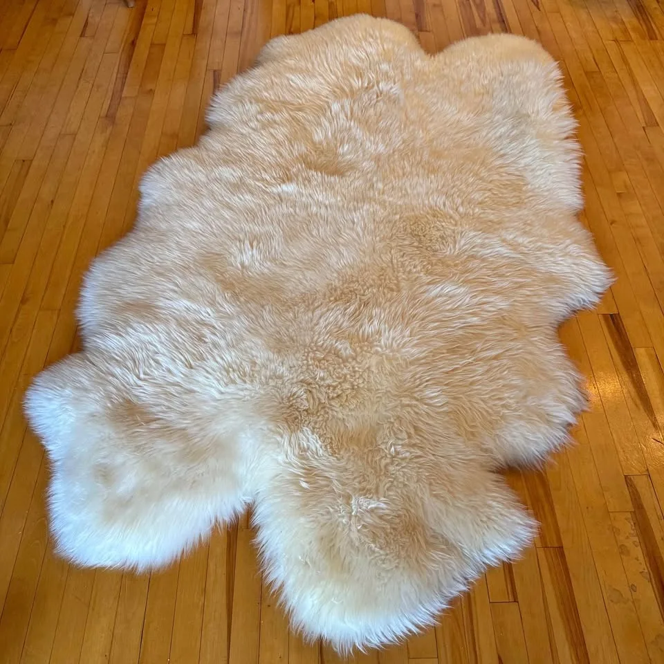 Sheepskin Rug 5.9’x 3.6’