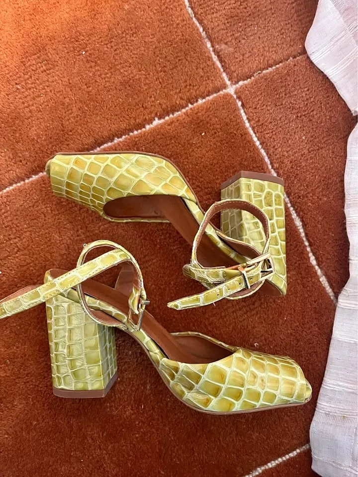 Chunky green croc leather heels size 7