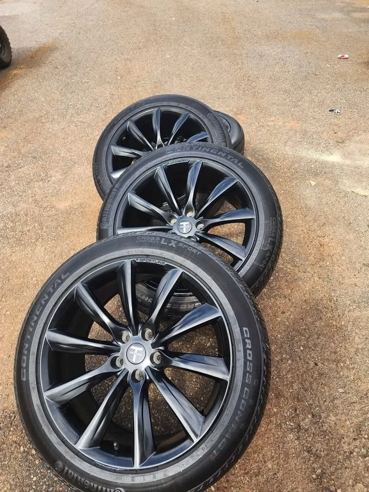 TST 20" Tesla Model X Rims and Tire Package (Set of 4) image indicator(8)