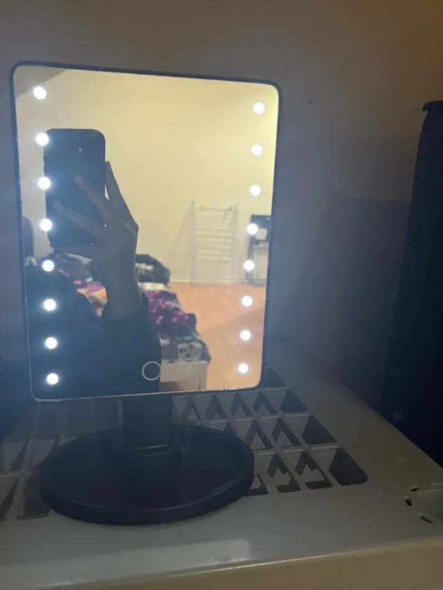 vanity mirror with light image indicator(2)