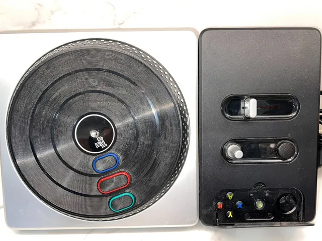 XBox 360, DJ Hero and Kinect & Games image indicator(2)