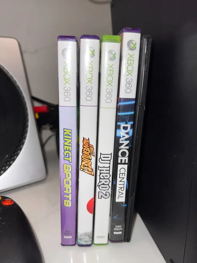 XBox 360, DJ Hero and Kinect & Games image indicator(4)