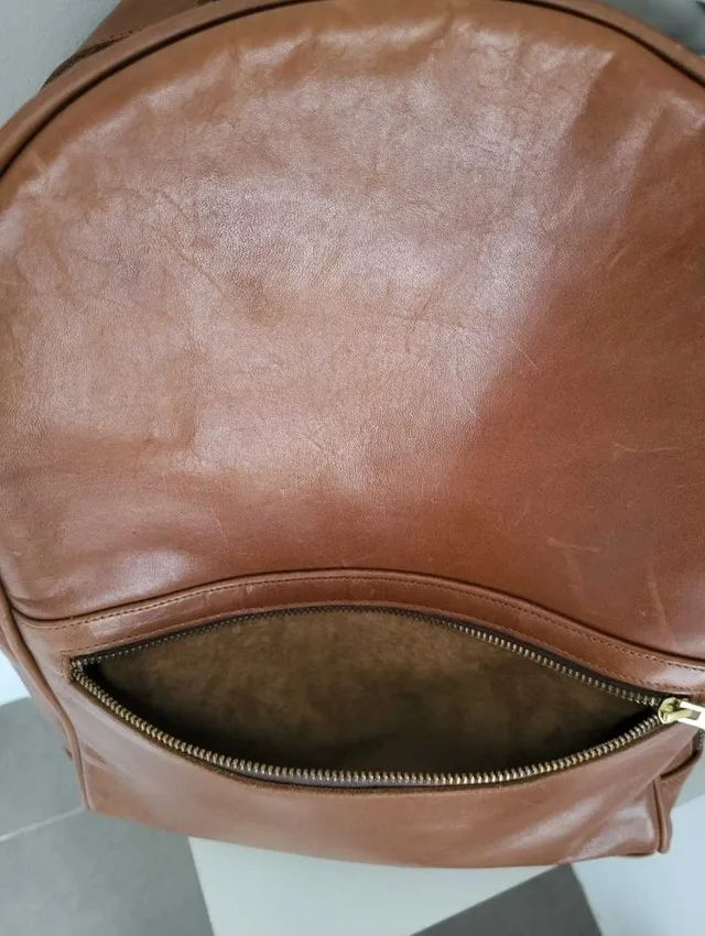100% Genuine Leather Backpack - Made in Canada image indicator(9)