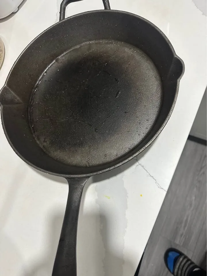 Cast Iron Frying Pan – Heavy-Duty & Excellent Condition image indicator(3)