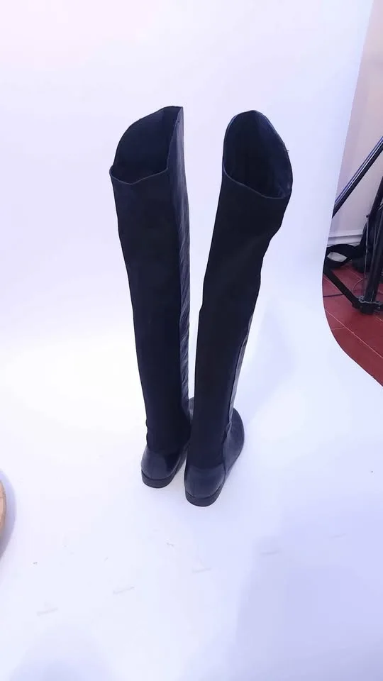 Women's tall leather boots black size 6.5 image indicator(2)