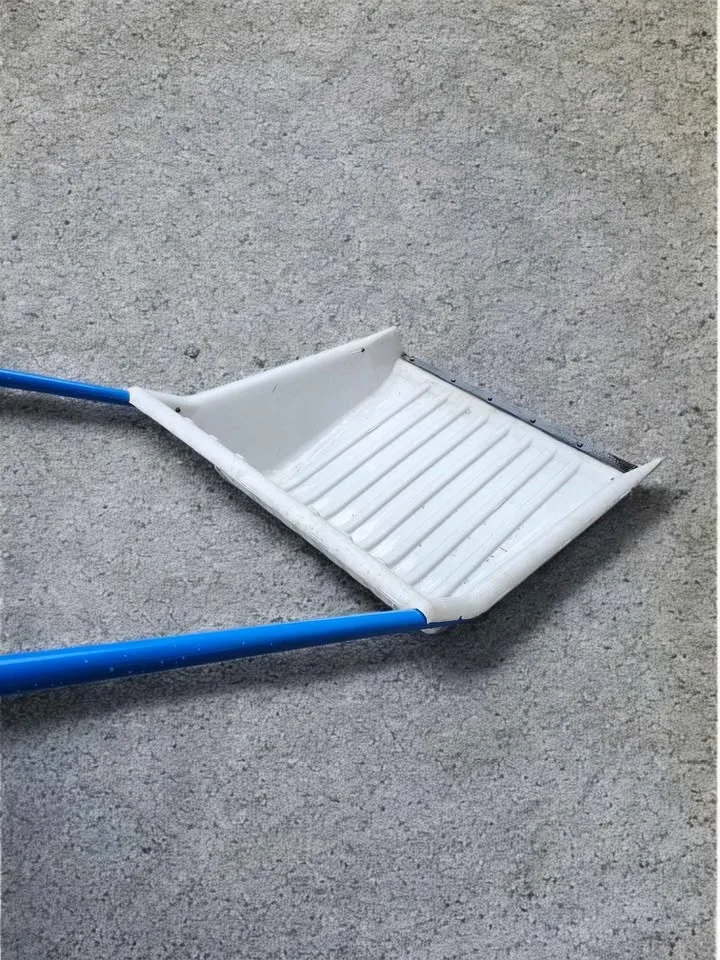 27 inch Sleigh snow shovel, snow scoop or snow pusher image indicator(4)