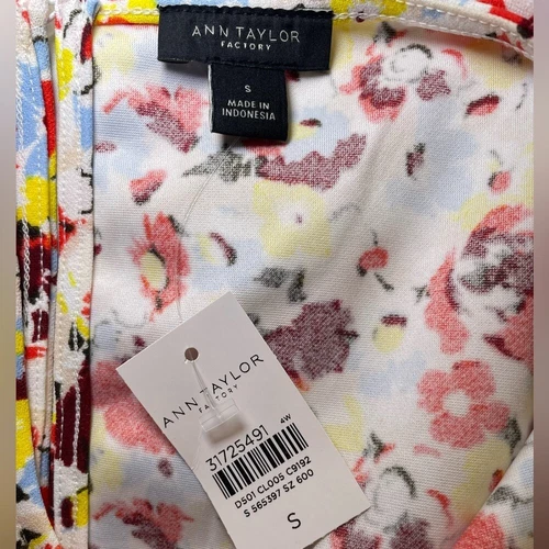 Ann Taylor Floral Top with Tie sz S - photo 3