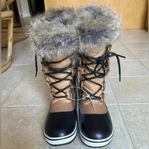 NWOT Sorel Tofino™ II boots sz 5.5