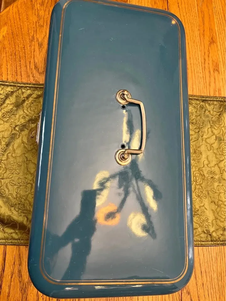 ✨ Vintage Enamel Metal Storage Box – Deep Blue ✨