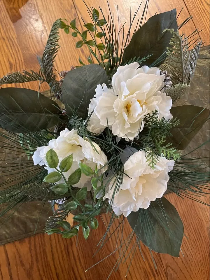 🌿 Winter Birch Arrangement – Elegant Centrepiece 🌿 image indicator(2)