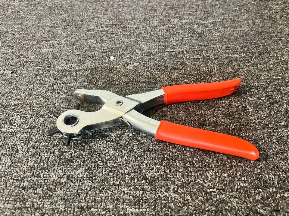 White Joggers image indicator(2)