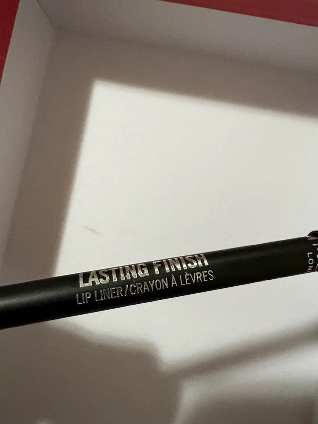 Rimmel Lasting Finish Lip Liner image indicator(2)