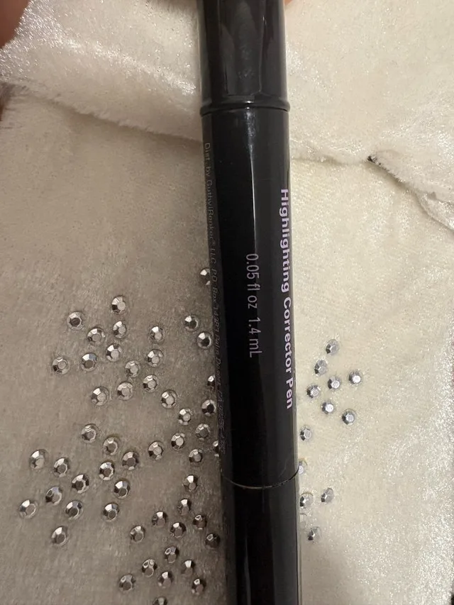 Sheer Cover Corrector Pen image indicator(4)