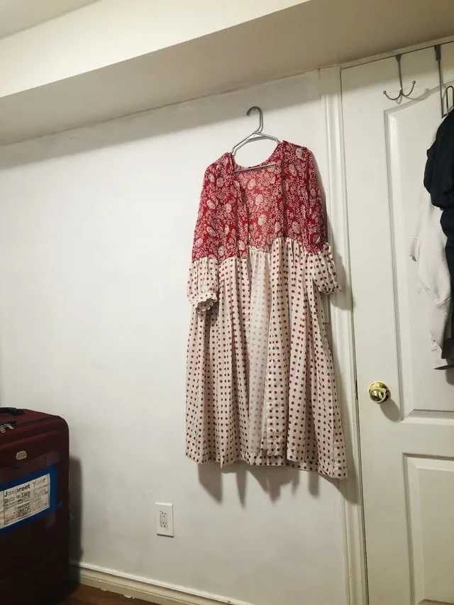 Red and White Dress image indicator(3)