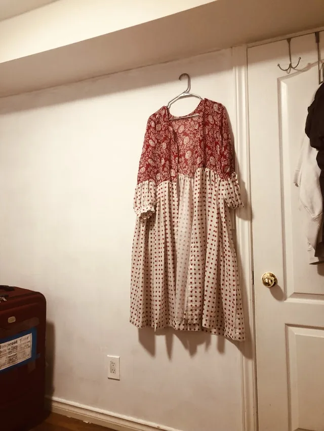 Red and White Dress image indicator(4)