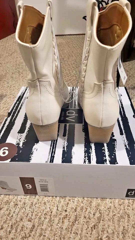 Dolce Vita boots size 9