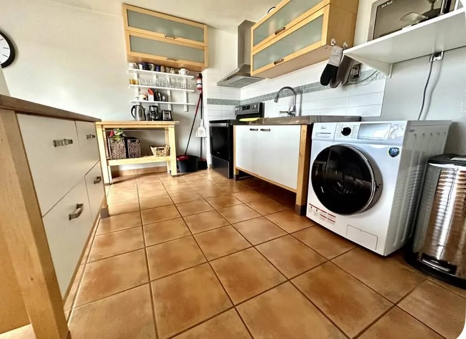 Private room w/ private washroom image indicator(8)