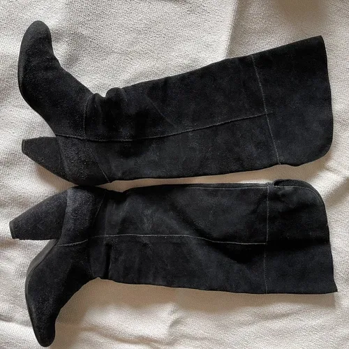 Urban Outfitters BDG Suede Heeled Knee High Boots Size 6.5 image indicator(4)