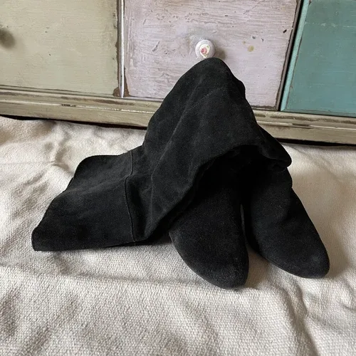 Urban Outfitters BDG Suede Heeled Knee High Boots Size 6.5 image indicator(6)