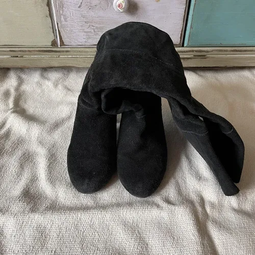 Urban Outfitters BDG Suede Heeled Knee High Boots Size 6.5 image indicator(7)