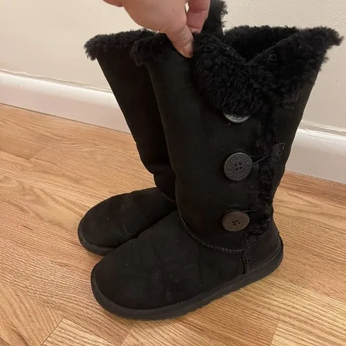 UGG Black Boots - Bailey Button Triplet - Size US 6 EU 37 image indicator(9)
