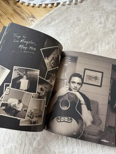 Cash: The Legend - Hardcover Book with 6 CD/DVD’s image indicator(3)