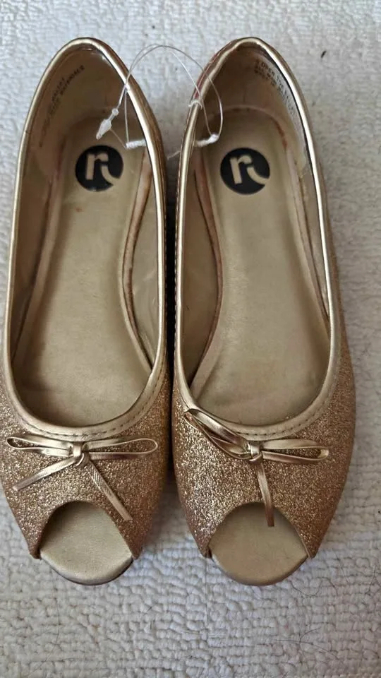Open toe ballerina flats size 6