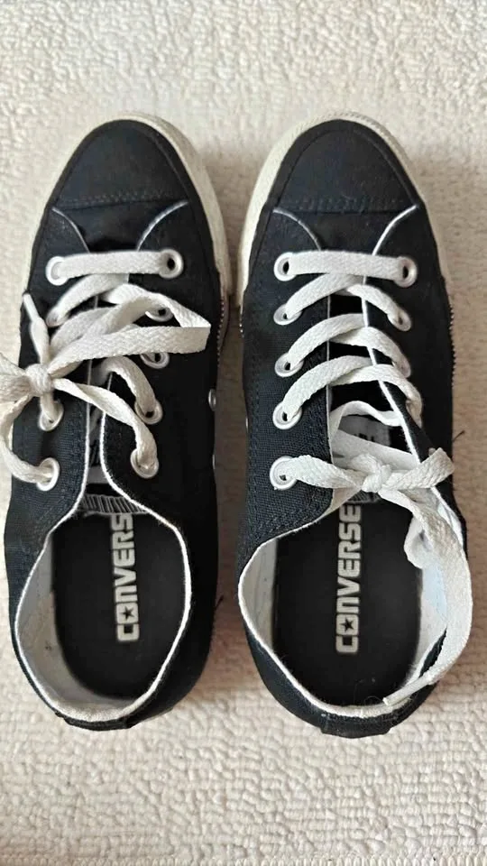 Converse All Star sneakers size 3.5 junior/ ladies 6